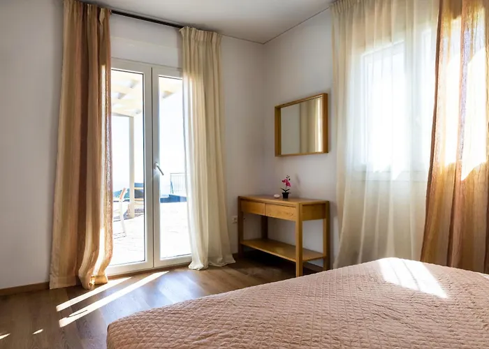 Villa Anthodesmi Dilináta