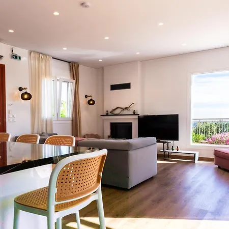 Anthodesmi Villa *