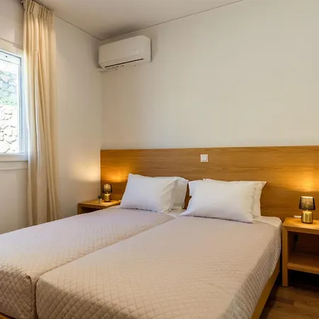 Anthodesmi Villa *